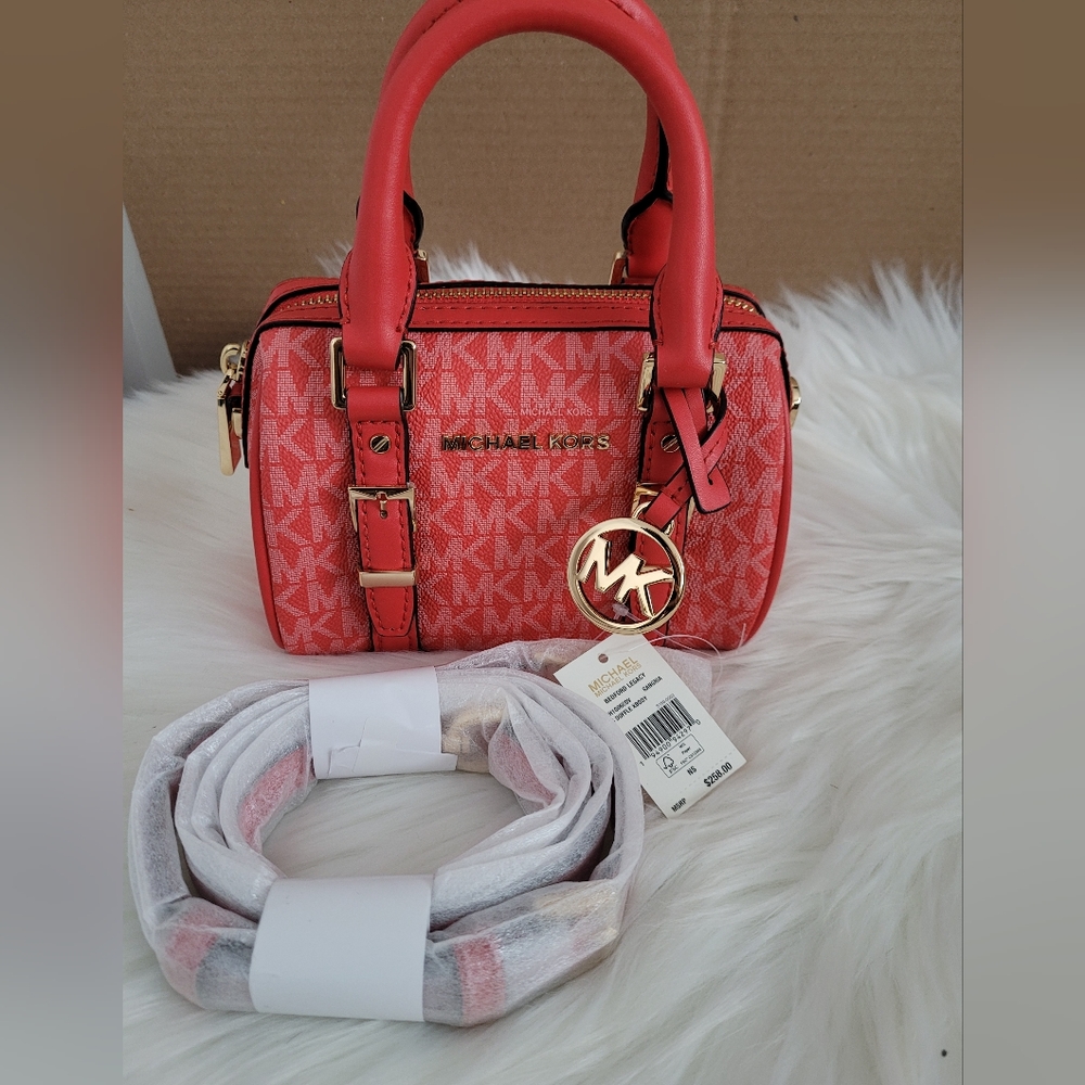 🎉 BNWT Michael Kors Bedford cross body💐